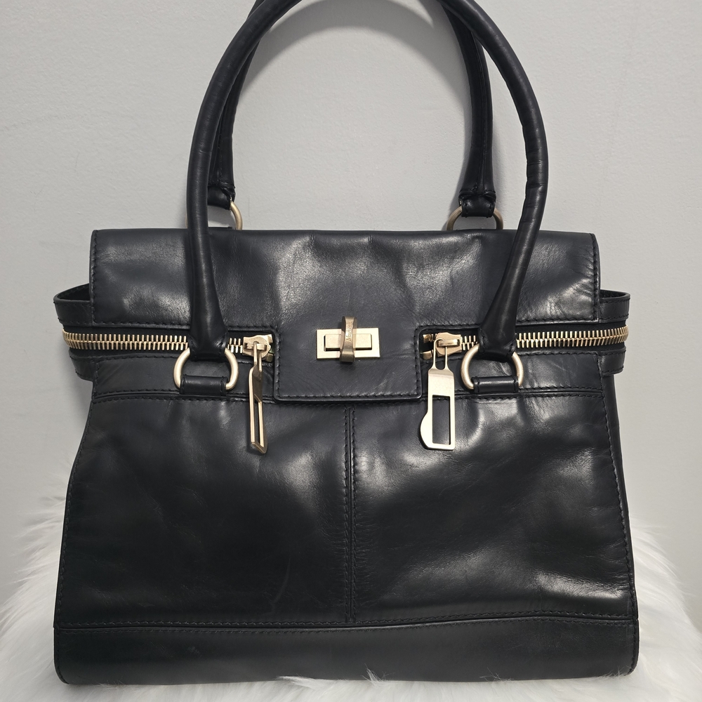 MaxMara Elegant Black Leather Shoulder/Handbag